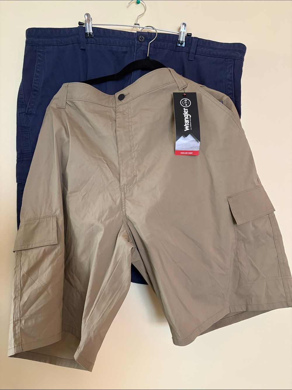 NWT Wrangler Cargo Shorts/used IZOD navy short set 42